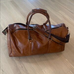 Men’s Brown leather weekender / overnight bag. Vintage